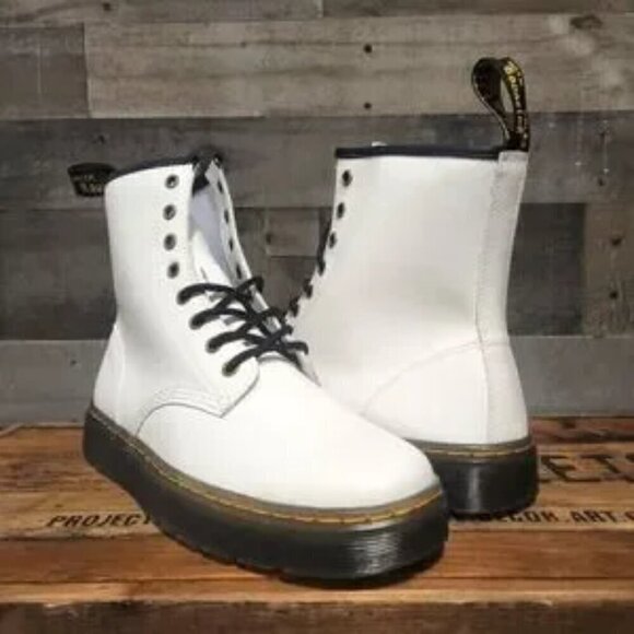 New Dr Martens Zavala 8 Eyelet Combat Boots - Picture 1 of 8